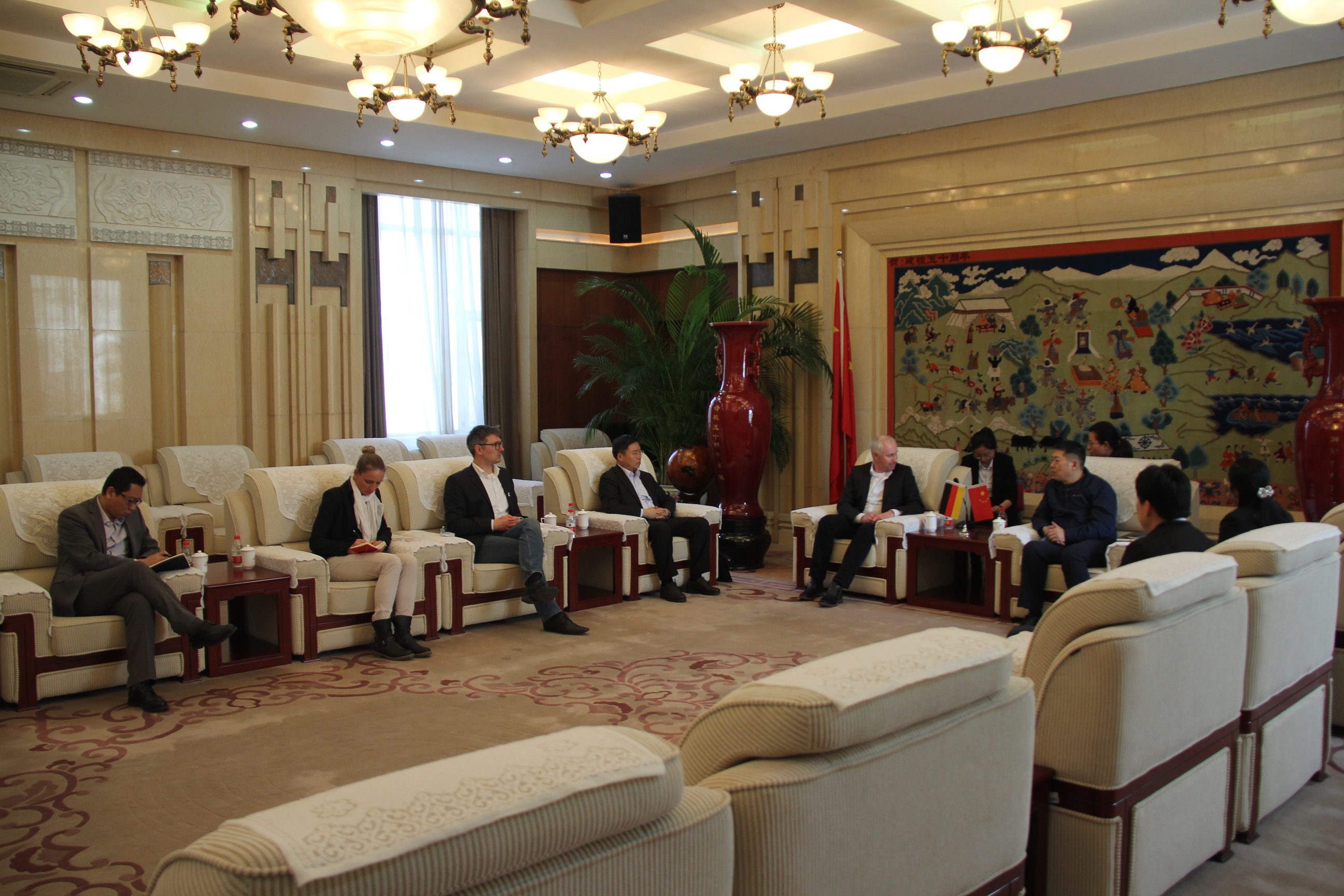 56b10fee80f545fea6425eb60183aa96 (2).jpg