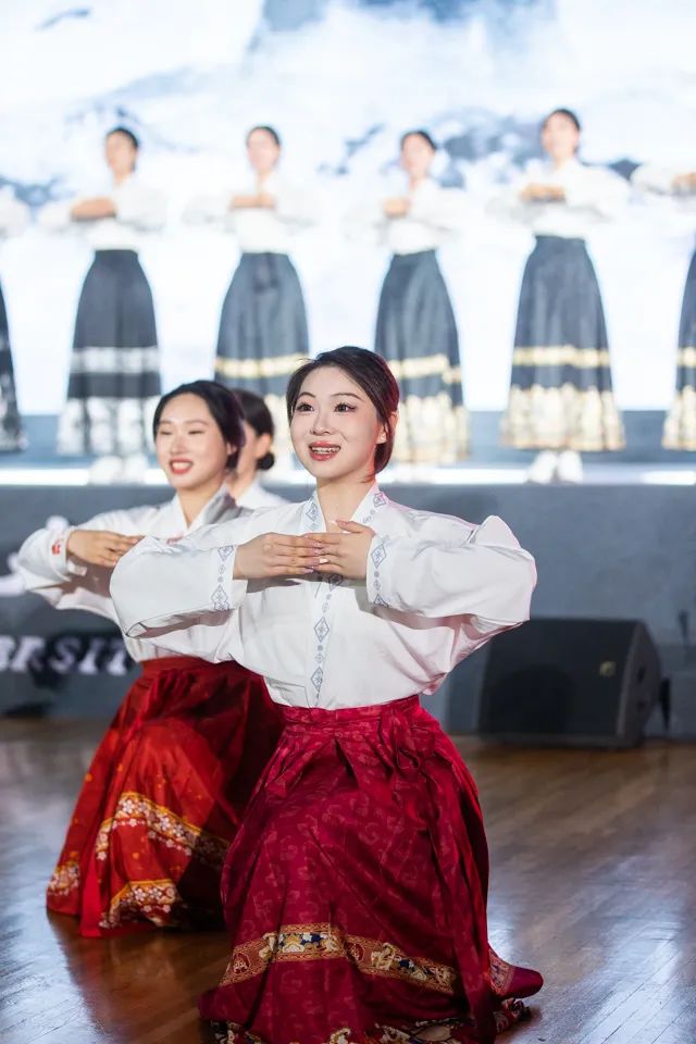 8c1907a2f0fe4a92a0e2154f0cb7f5d2.jpg 8c1907a2f0fe4a92a0e2154f0cb7f5d2.jpg