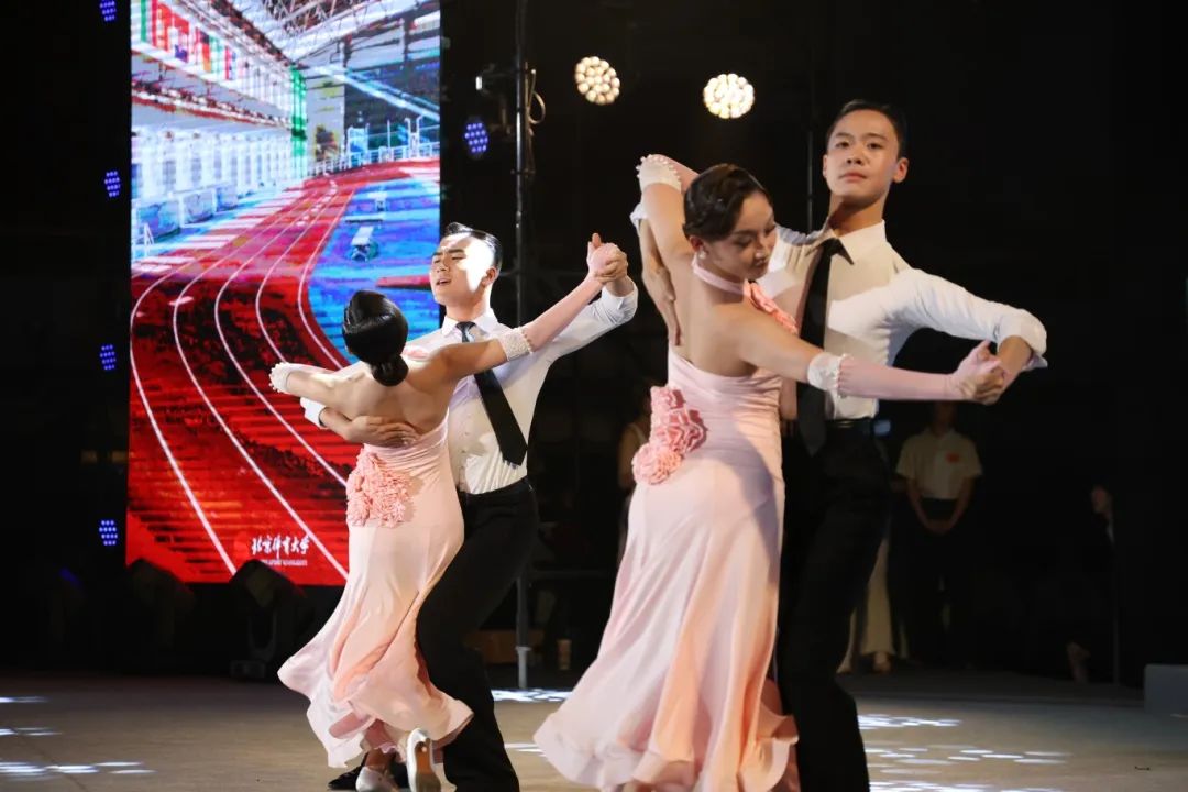 b98d2f8829eb40c9bbad1eb2c072664d.jpg b98d2f8829eb40c9bbad1eb2c072664d.jpg